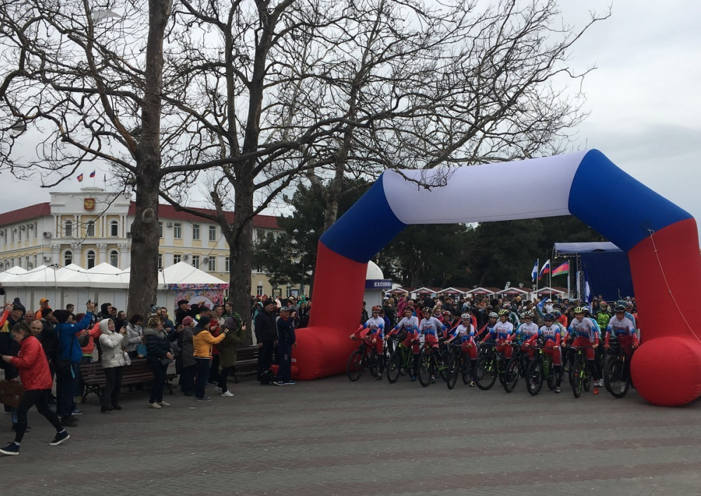 Торжественное открытие международной велогонки состоялось в Геленджике