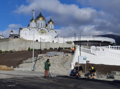 В Геленджике отчитались о сдаче объекта, на котором работа в самом разгаре   