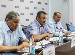 На совещании партийцы обсуждали реализацию проекта «Безопасные дороги» в Геленджике