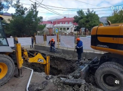 Из-за начала работ по модернизации канализационных сетей в Геленджике перекрыли две улицы