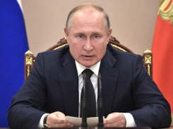 Путин  выступил с речью о заморозке кредитов на период пандемии, о мерах соц.поддержки и переносе голосования по Конституции