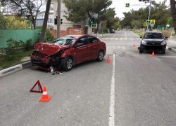 Очевидцев столкновения двух автомобилей разыскивают в Геленджике