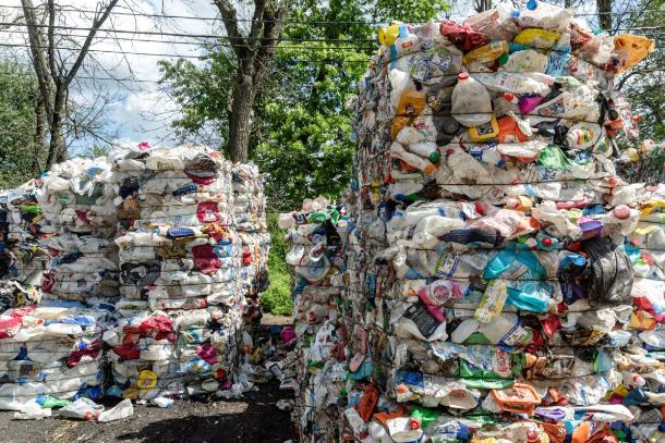 «Необходимо это менять»: в Госдуме предложили снизить оплату за вывоз мусора
