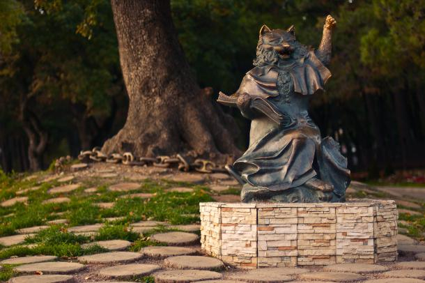 На набережной Кот ученый: зачем в Геленджике открыли памятник Лукоморью