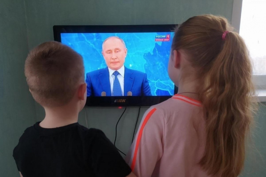 Почему только детям до 7 лет: указ Путина о новогодних выплатах получил разъяснение