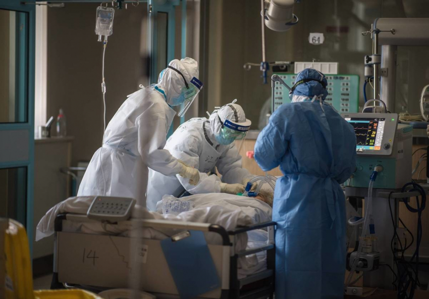 Один умер, 80 заболели: о коронавирусе в Геленджике и крае