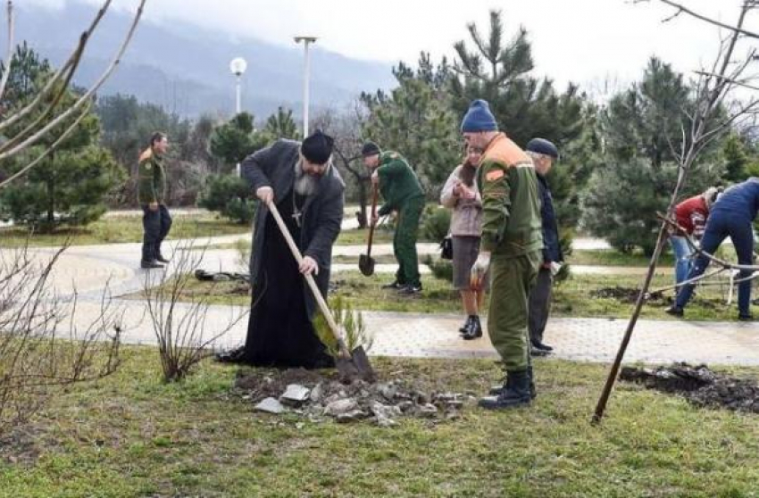 «Сад памяти» открыли в Геленджике