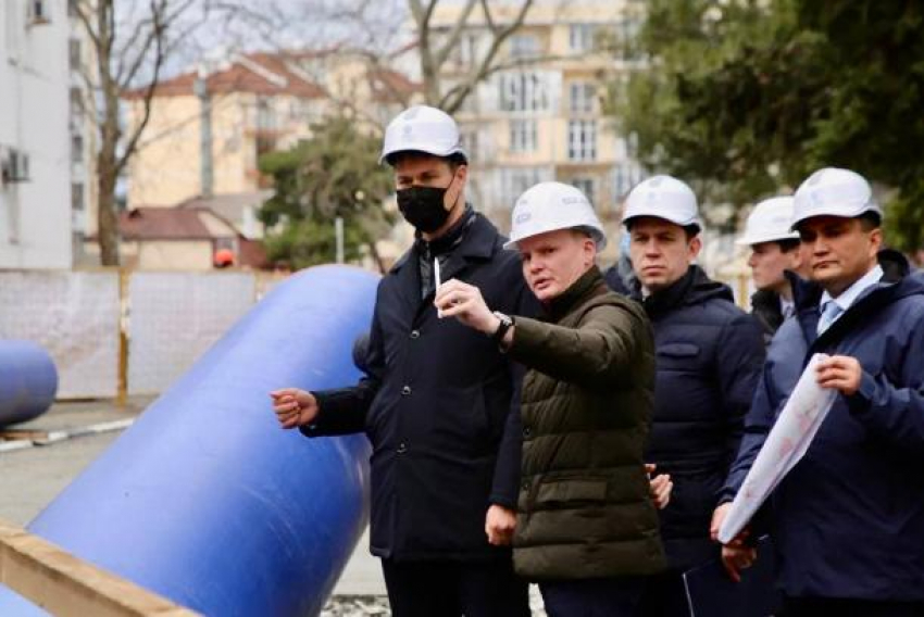 Депутат Госдумы Сергей Алтухов проверил ход работ по программе  «Чистая бухта» в Геленджике