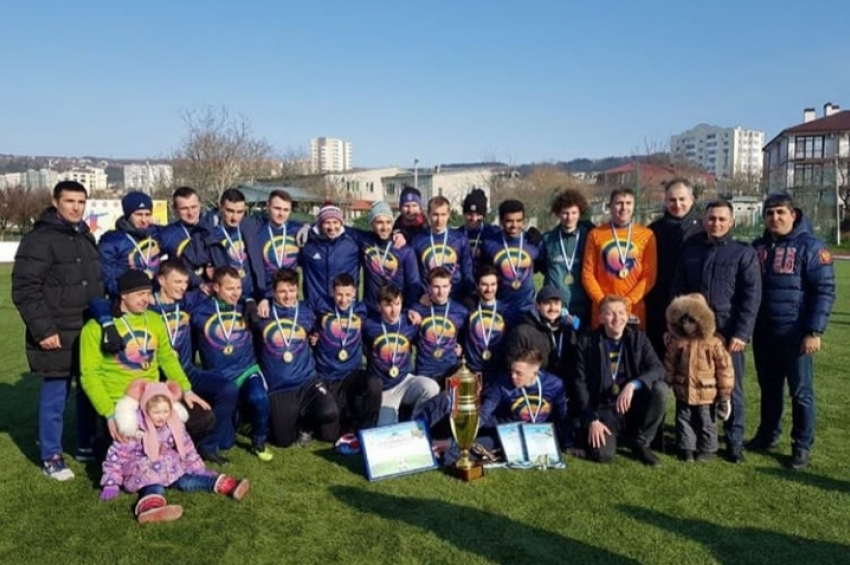 «ГелеПальмас» одержали уверенную победу в чемпионате Геленджика по мини-футболу