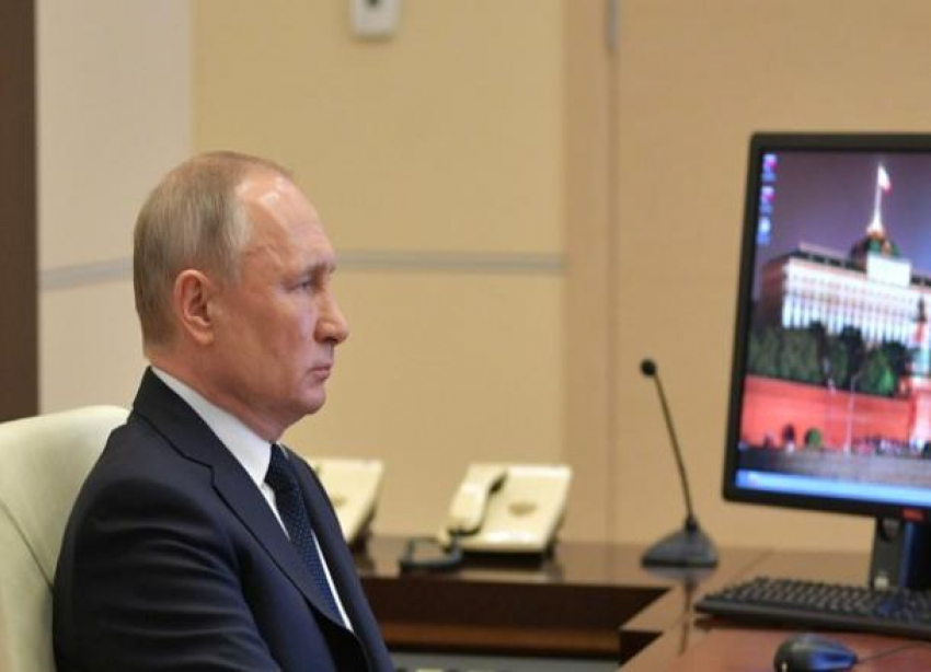 Путин заявил о необходимости применения экстраординарных мер в борьбе с коронавирусом