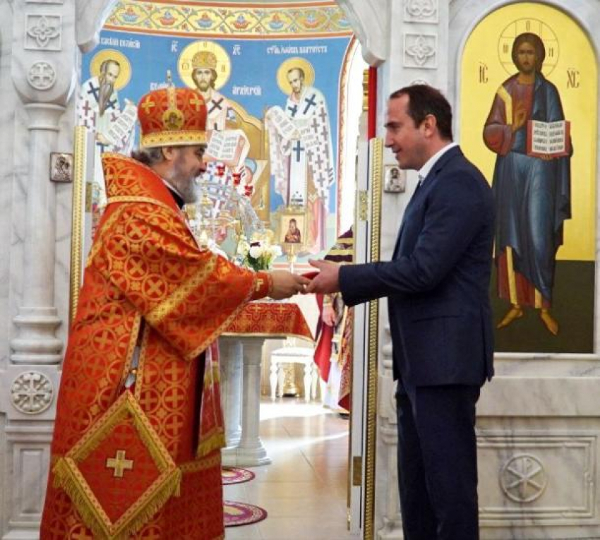 Глава Геленджика получил медаль за поддержку православия