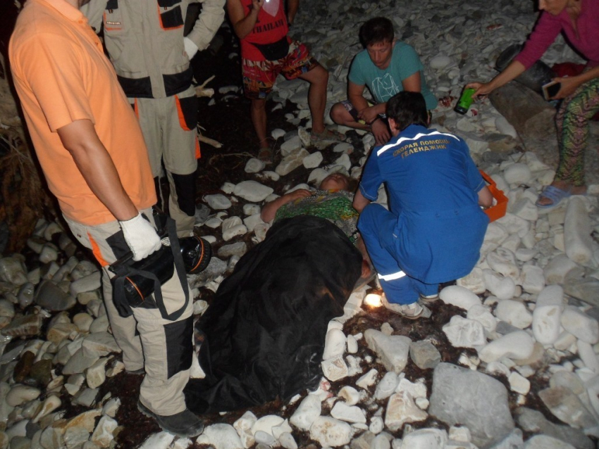 51-летняя туристка посреди ночи сорвалась со скалы в Геленджике