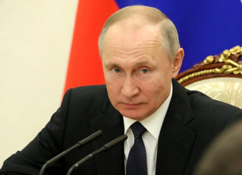 Осторожно, коронавирус: Владимир Путин объявил следующую неделю нерабочей